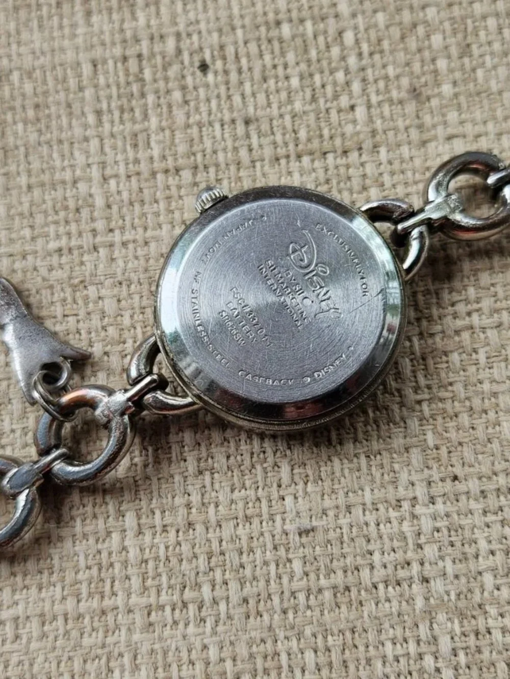 Disney Peter Pan Women Wristwatch Silver Tone Metal Strap 50 Years Wrist Watch